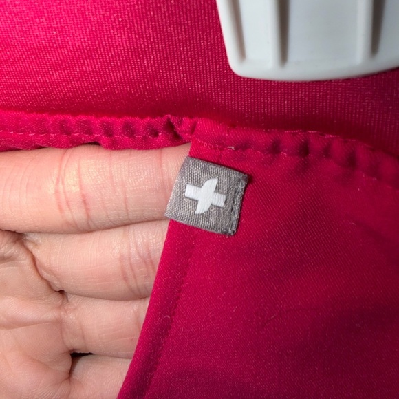 *PRICE OBO* FIGS Women's Ultra Rose Zamora™ - Medium Petite Jogger Scrub Pants - Picture 5 of 8